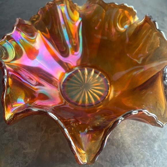 Carnival Glass 8 pointed bowl - Picture 6 of 17